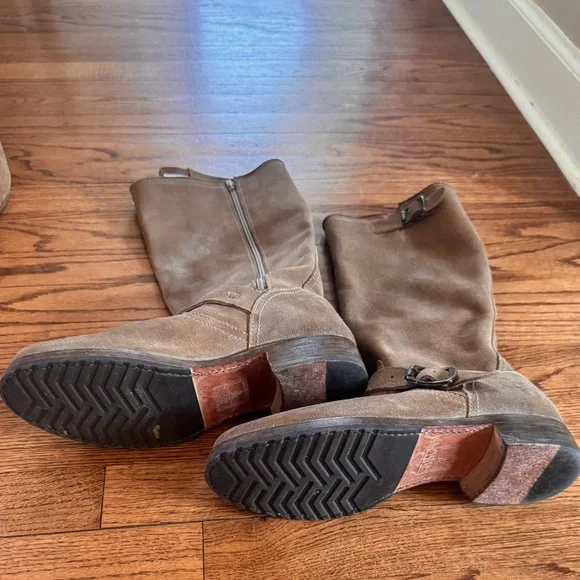 Frye women’s size 11 Tan Suede Boots - Picture 2 of 2